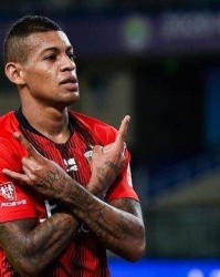 爱游戏-曝佩雷拉欲从海港挖洛佩斯 两人曾属同一经纪公司